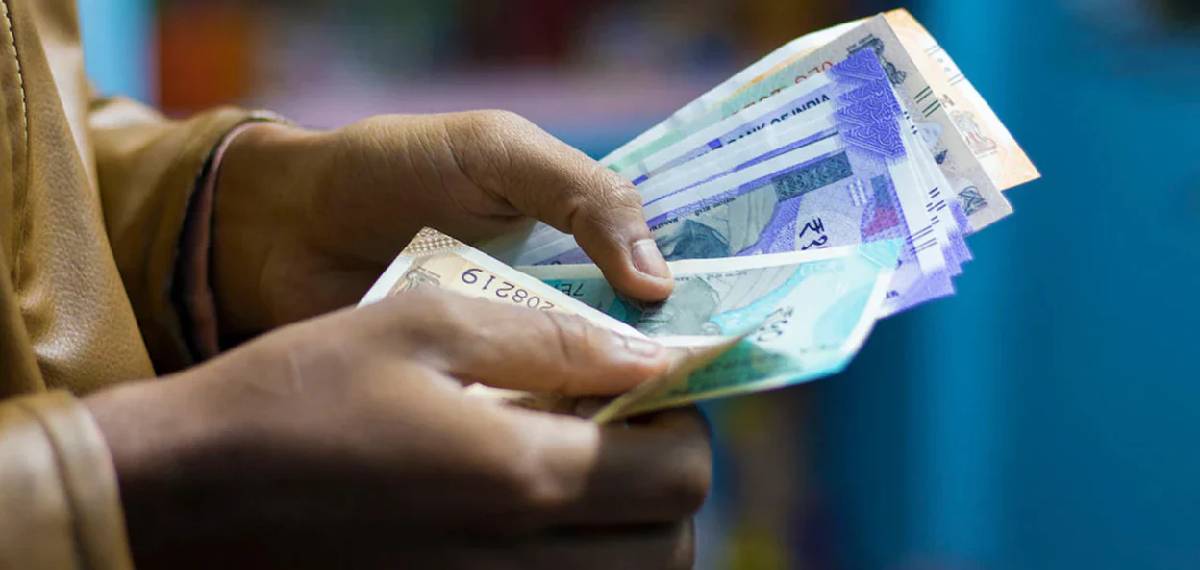 സ്ത്രീകൾക്ക് മാസം 1000 രൂപ ധനസഹായം; അപേക്ഷ ഫോം നാളെ മുതൽ വിതരണം ചെയ്യും