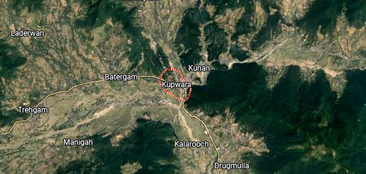 ജമ്മു കശ്മീരിലെ ഹന്ദ്വാരയിൽ സുരക്ഷാസേനയും ഭീകരരും തമ്മിൽ ഏറ്റുമുട്ടൽ