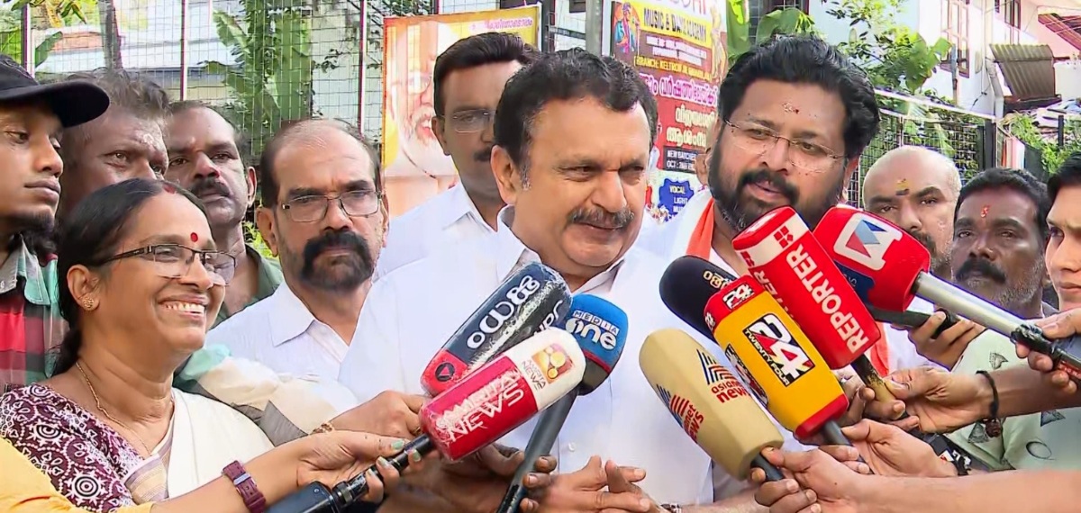 'കടകംപള്ളിയിലേക്ക് മാത്രം പോരാ,വാസവനിലേക്കും അന്വേഷണമെത്തണം, മന്ത്രിമാർ അറിയാതെ ഇത്രയും വലിയ കൊള്ള നടക്കില്ല'