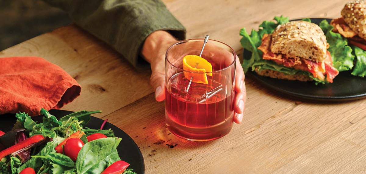 ഭക്ഷണത്തിന് മുന്പ് മദ്യം കഴിക്കുന്നവരാണോ? പലതരം മദ്യം ഒന്നിച്ച് കഴിക്കാറുണ്ടോ?