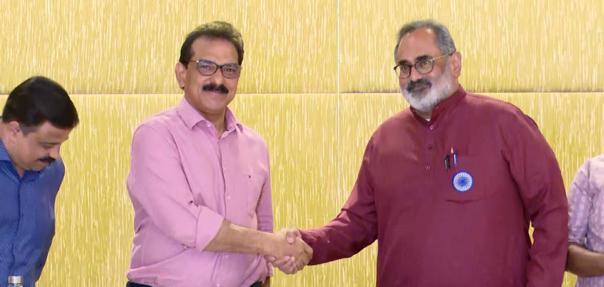 എന്ഡിഎയിലേക്ക് ഇല്ലെന്ന് ട്വന്റി 20 കൗണ്സിലര്; ഇടഞ്ഞുനില്ക്കുന്നവരെ കൂടെ ചേര്ക്കാന് കോണ്ഗ്രസും ഇടതും