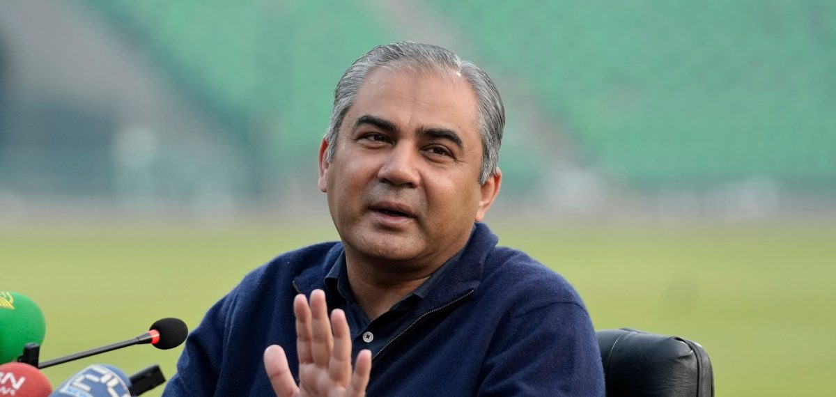 ഫീല്‍ഡ് മാര്‍ഷല്‍ മുനീറുണ്ട് ഞങ്ങള്‍ക്ക്! ക്രിക്കറ്റ് തര്‍ക്കത്തില്‍ സൈന്യത്തെ വലിച്ചിഴച്ച് നഖ്‌വി