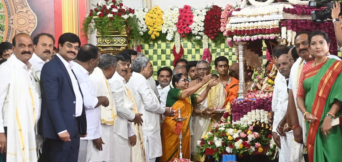 Banu mustaq inaugurating Mysuru Dasara