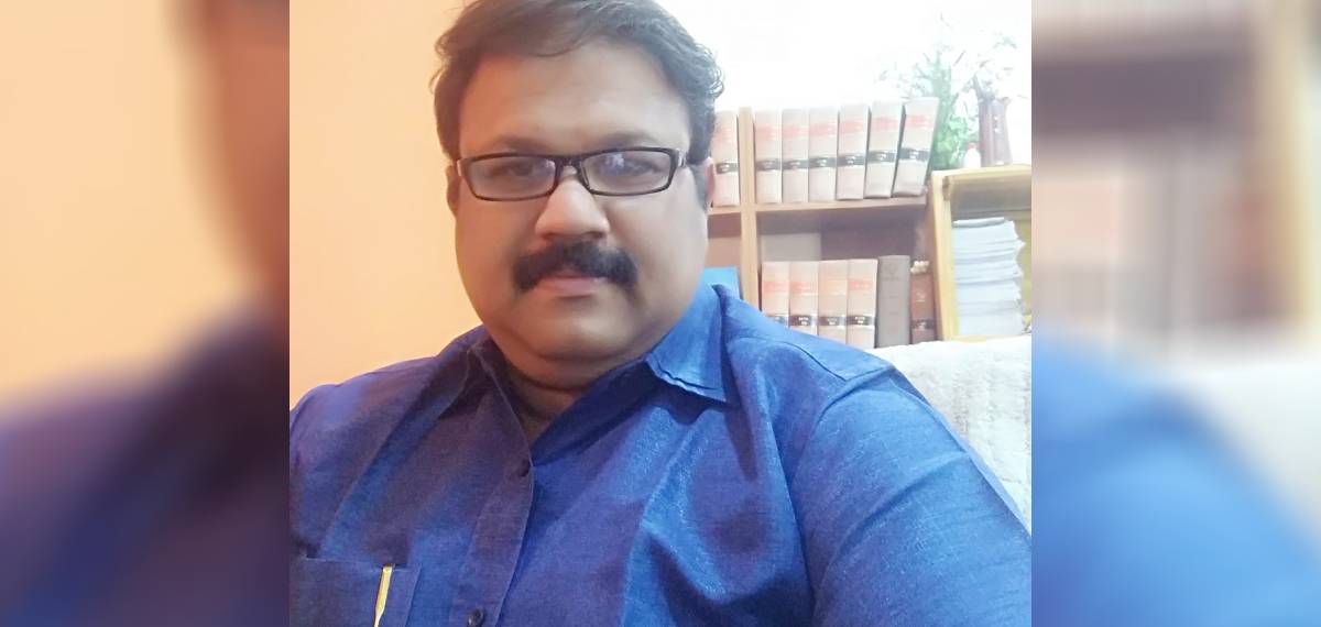 നടുറോഡില്‍ യുവതിയെ കടന്നുപിടിച്ച കേസ്; മുന്‍ സര്‍ക്കാര്‍ അഭിഭാഷകന് ഒരുവര്‍ഷം തടവ്