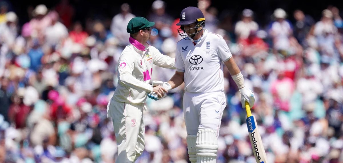 റൂട്ടിന് തകര്‍പ്പന്‍ സെഞ്ച്വറി; സിഡ്‌നി ടെസ്റ്റില്‍ ഇംഗ്ലണ്ട് 384 റണ്‍സിന് പുറത്ത്‌