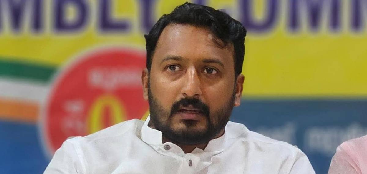 രാഹുലിനെതിരായ കേസ്; അന്വേഷണം വഴിതെറ്റിക്കാൻ വ്യാജ പരാതി?; സതീശനും ചെന്നിത്തലയും ഗൂഢാലോചന നടത്തിയെന്ന് ആരോപണം
