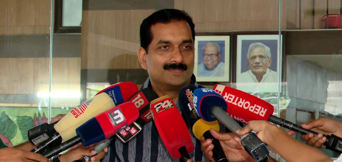 'മെസി വരണം,അന്താരാഷ്ട്ര മത്സരം ഇവിടെ നടക്കണം, നടക്കരുത് എന്നാണ് കോൺഗ്രസിന്റെ ആഗ്രഹം'; CPIM ജില്ലാ സെക്രട്ടറി