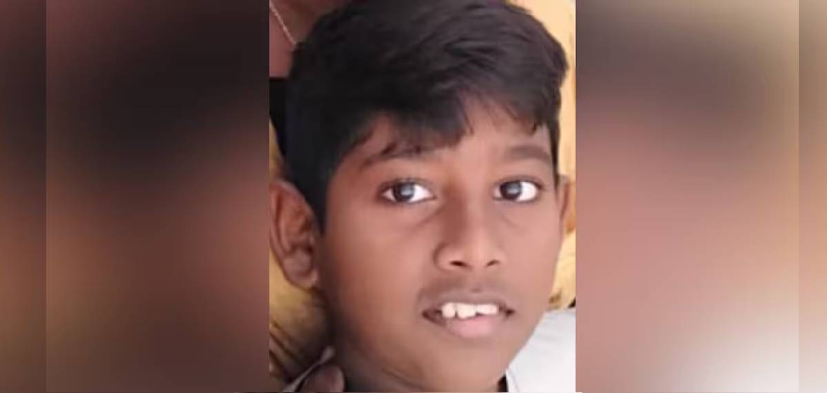 പിതാവിനൊപ്പം യാത്ര ചെയ്യവേ ബൈക്കില്‍ ബസ് ഇടിച്ചു; ബസിനടിയിലേക്ക് തെറിച്ചുവീണ മകന് ദാരുണാന്ത്യം