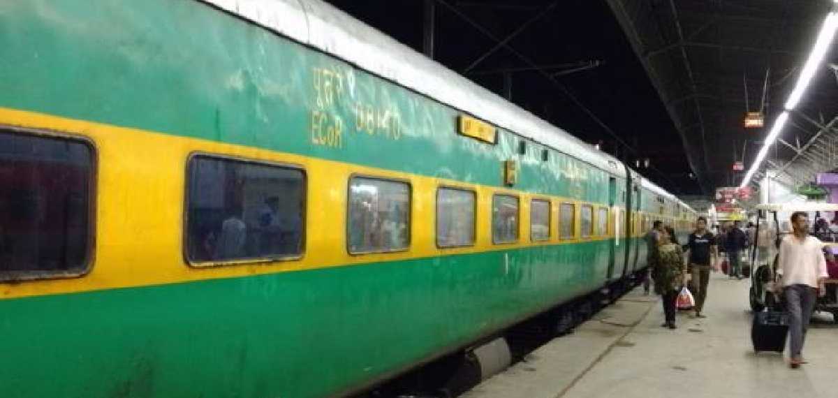 different colors of trains represent