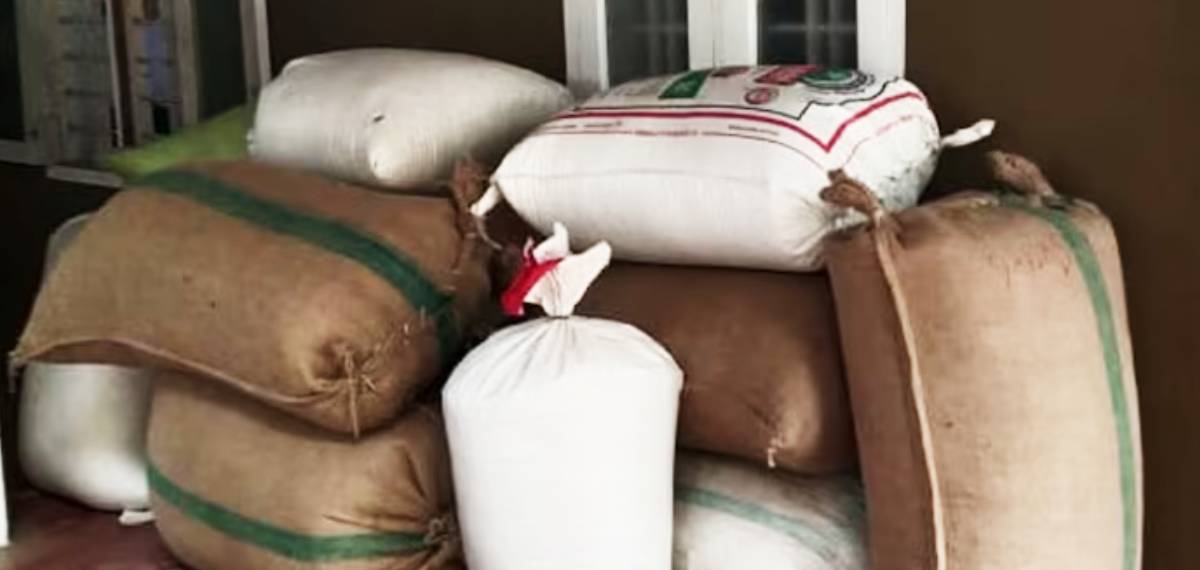 കൊച്ചിയിലെ തോക്കുചൂണ്ടി കവര്ച്ച: തട്ടിയെടുത്ത പണംകൊണ്ട് വാങ്ങിയ ഏലയ്ക്ക സ്റ്റീൽ കമ്പനി ഉടമയ്ക്ക് നൽകാൻ പൊലീസ്