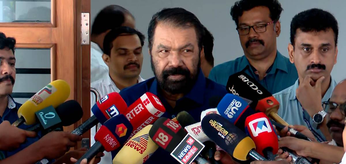 'ശിരോവസ്ത്രം ധരിച്ച ടീച്ചറാണ് കുട്ടിയോട് ശിരോവസ്ത്രം ധരിക്കാൻ പാടില്ലെന്ന് പറഞ്ഞത്; കുട്ടിക്ക് സംരക്ഷണം നൽകും'