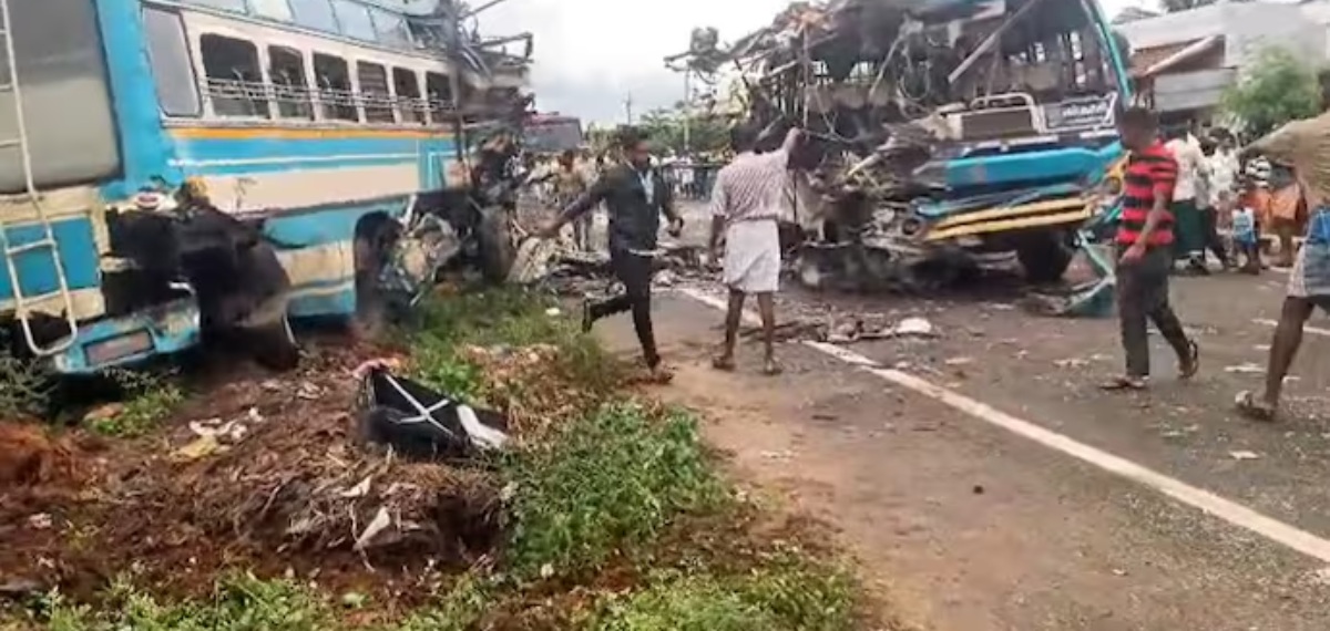 തെങ്കാശിയിൽ സ്വകാര്യ ബസുകൾ കൂട്ടിയിടിച്ച് അപകടം; 6 പേർ മരിച്ചു, 32 പേർക്ക് പരിക്ക്