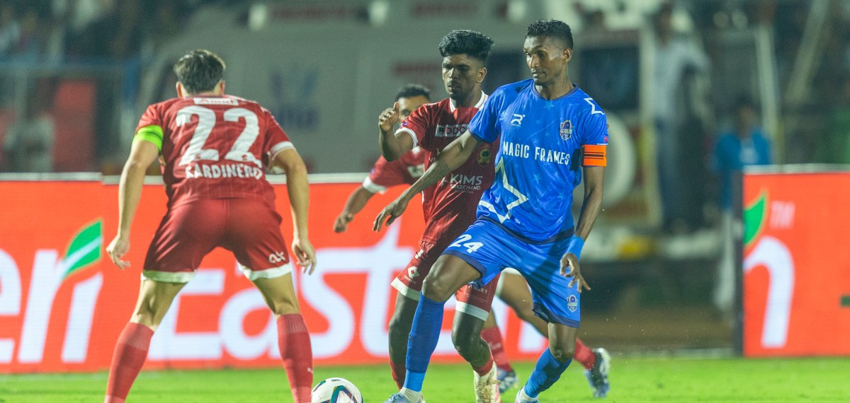 സൂപ്പർ ലീ​ഗ് കേരള; കണ്ണൂർ വാരിയേഴ്‌സ് എഫ്സി - തൃശൂർ മാജിക് എഫ്സി ആവേശപ്പോരാട്ടം സമനിലയിൽ