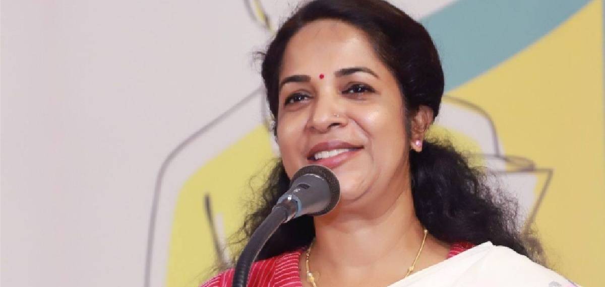 നിലാവ് കാണുമ്പോൾ പട്ടിക്ക് കുരയ്ക്കാതിരിക്കാനാവില്ല, നിലാവിന് ഉദിക്കാതിരിക്കാനും: കെ ജെ ഷൈന്‍