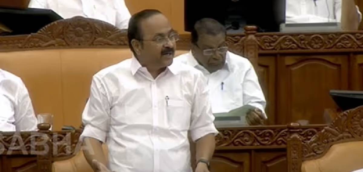 'ശബരിമലയിലെ നാല് കിലോ സ്വർണം അടിച്ചുമാറ്റി'; അടിയന്തര പ്രമേയത്തിന് അനുമതിയില്ല, വാക്ക്ഔട്ട് ചെയ്ത് പ്രതിപക്ഷം