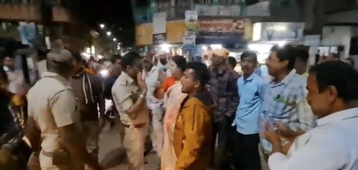 കൊൽക്കത്തയിൽ വഴിയരികിൽ മുത്തശ്ശിക്കൊപ്പം ഉറങ്ങിക്കിടന്ന നാലുവയസ്സുകാരിയെ തട്ടിക്കൊണ്ടുപോയി പീഡിപ്പിച്ചു