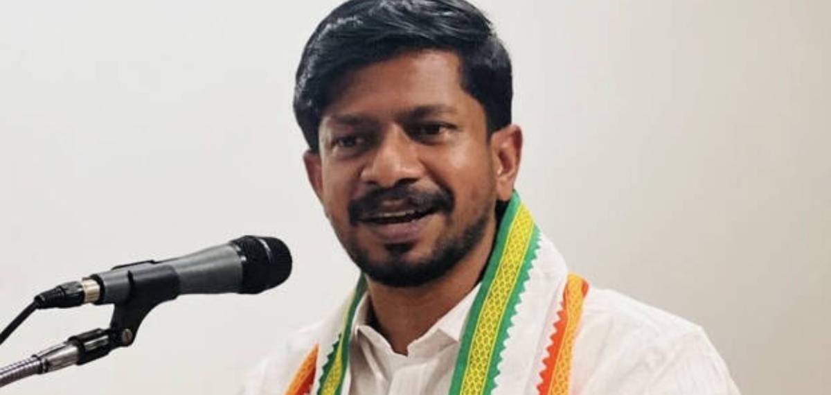 DYFIക്കാർ പടക്കം പൊട്ടിക്കേണ്ടത് പിണറായിയുടെ ഓഫീസിനു മുന്നിൽ,അങ്ങനെയെങ്കിലും ആളുടെ കാത് തുറക്കട്ടെ: ഒ ജെ ജനീഷ്