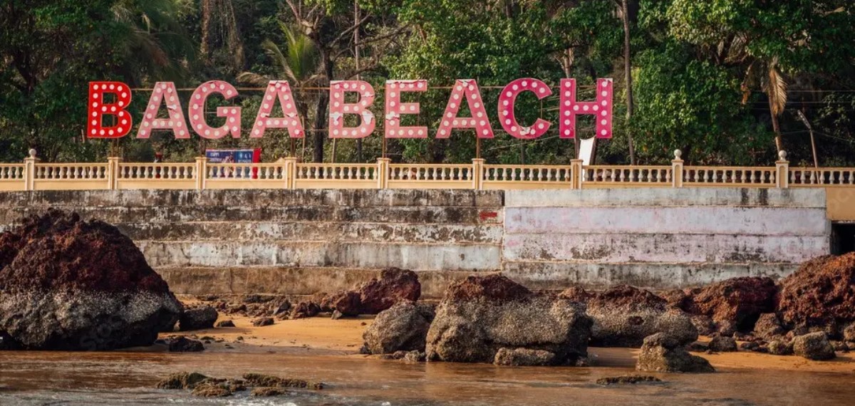 ഗോവയിൽ ഇനി അനുമതിയില്ലാതെ വിദേശ ടൂറിസ്റ്റുകളുടെ ചിത്രമെടുത്താൽ അകത്താകും; നടപടി കർശനമാക്കി പൊലീസ്