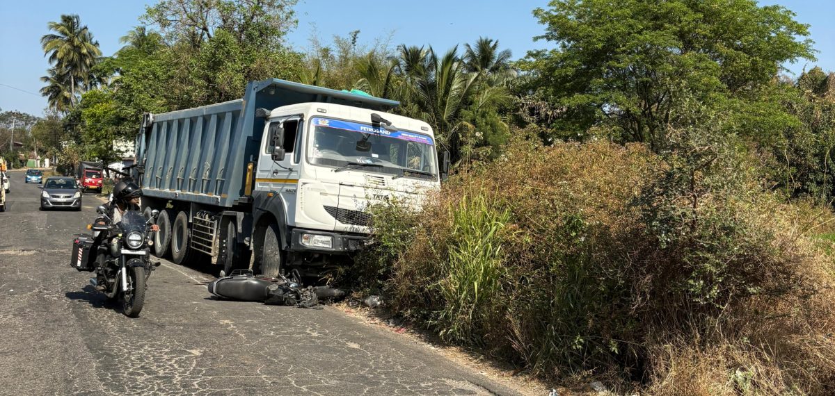 കുഴിയിൽ വീഴാതെയിരിക്കാൻ ബൈക്ക് വെട്ടിച്ചു; എതിരെ വന്ന ലോറിയിച്ചു; പാലക്കാട് യുവാവിന് ദാരുണാന്ത്യം