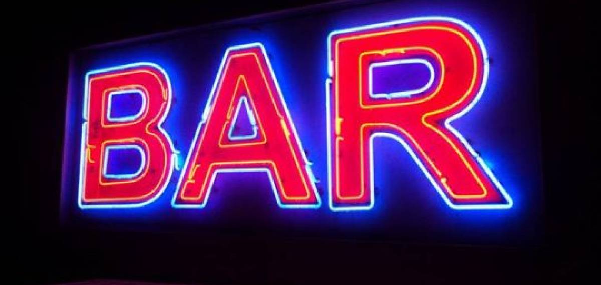 'രാത്രി 12ന് അടച്ചാൽ വീടെത്താൻ 2 മണി കഴിയും';ബാറുകളുടെ പുതിയ സമയക്രമം,ബാർ ഹോട്ടൽ തൊഴിലാളി സംഘടന കോടതിയിലേക്ക്