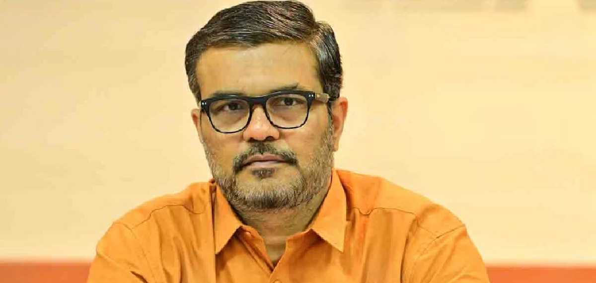 കേരളത്തിലെ കോൺഗ്രസ് നേതൃത്വം വേട്ടക്കാർക്കൊപ്പം ഓടുകയും അതിജീവിതകളുടെ പരാതിയെ സംശയിക്കുകയുമാണ്: എം ബി രാജേഷ്