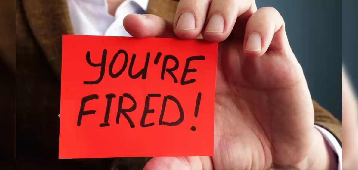 ക്രിസ്മസ് അവധിക്കിടെ റിപ്ലൈ കൊടുത്തില്ല! ടെക്കി ജോലിയിൽ നിന്നും ഔട്ട്