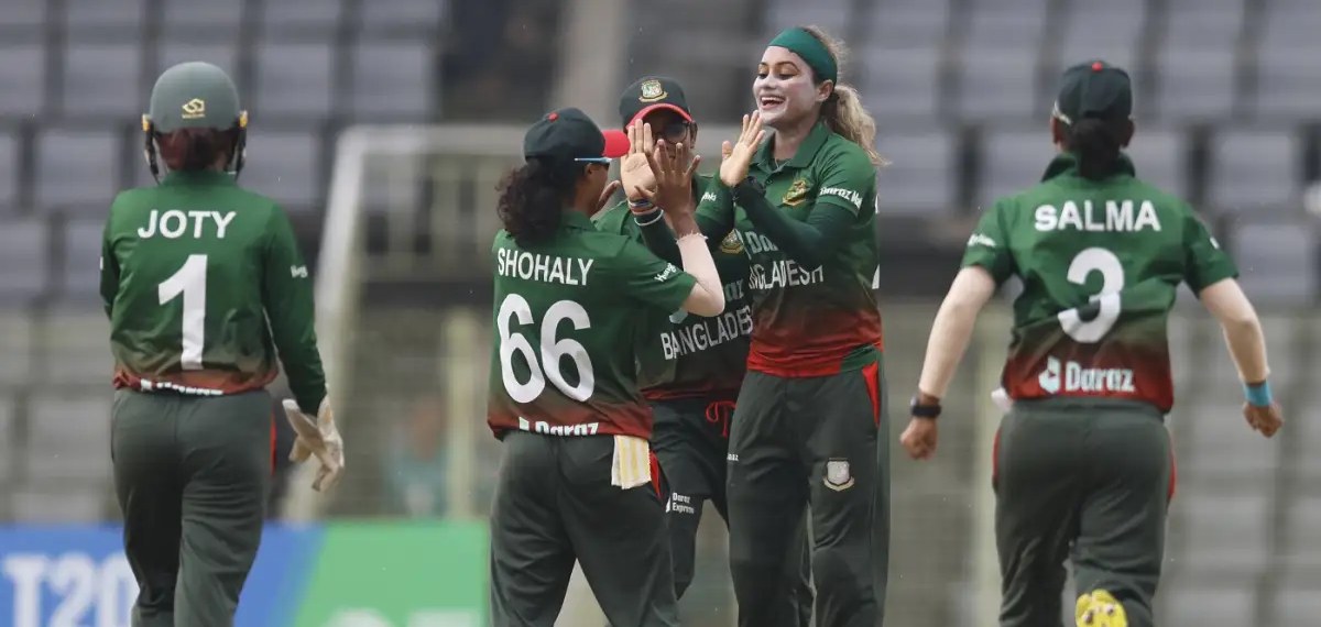 'കൈയില് കയറി പിടിച്ചു, പീരിയഡ്സിനെ കുറിച്ച് ചോദിച്ചു'; ലൈംഗികാരോപണവുമായി ബംഗ്ലാദേശ് വനിതാ താരം