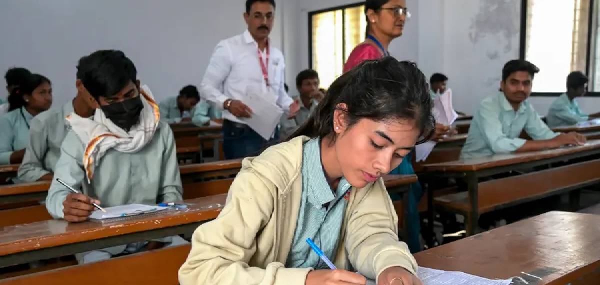 സിബിഎസ്ഇക്ക് ഇനി രണ്ടു പരീക്ഷ; സമ്മര്‍ദ്ദമേറി കുട്ടികളും മാതാപിതാക്കളും സര്‍ക്കാരും, ഫീസും  ചെലവും കൂടും