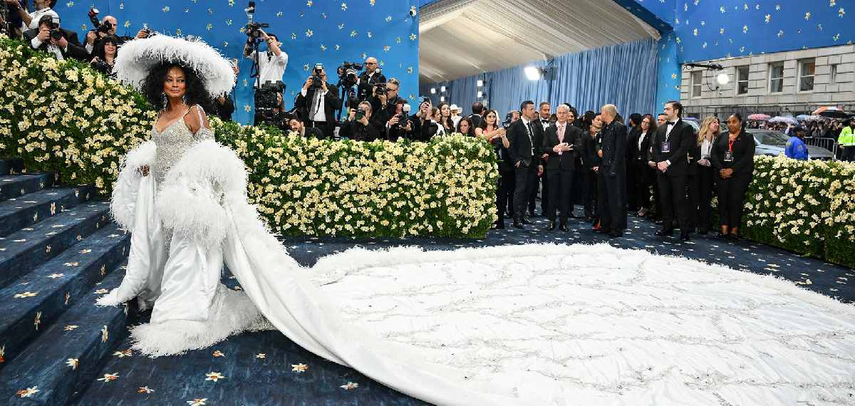 Cloud Dancer Colour - Colour of the year 2026