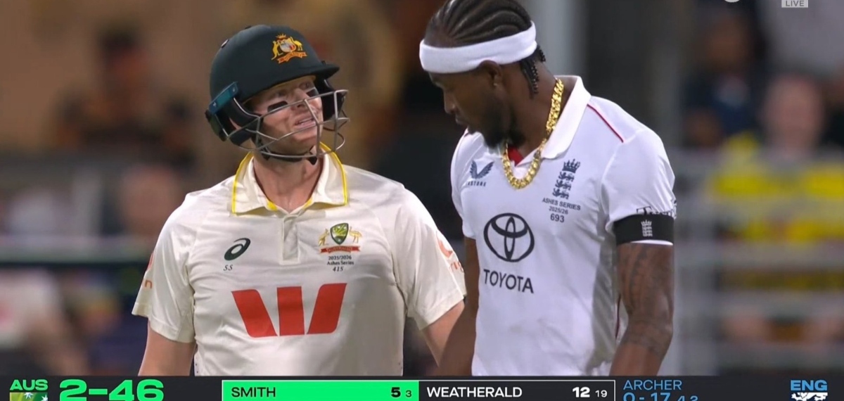 150 KM/H എറിഞ്ഞ ആർച്ചറിനോട് ഇനിയും വേഗത്തിലേറിയൂ എന്ന് സ്മിത്ത്; പിന്നാലെ സിക്സും ഫോറും; VIDEO