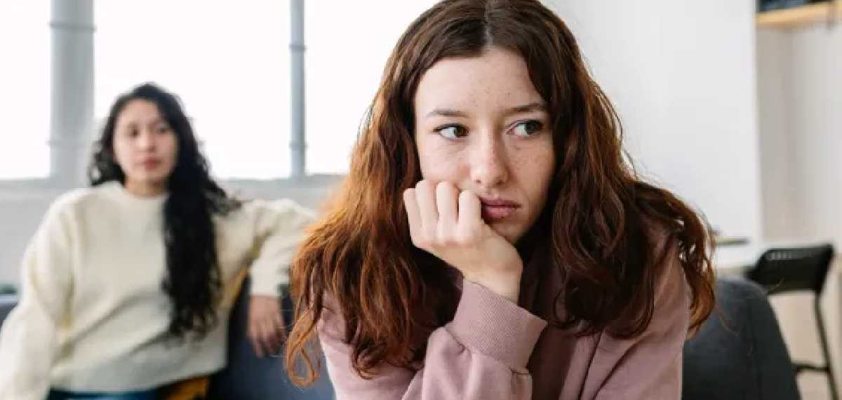 റൊമാന്റിക്ക് അല്ല ഫ്രണ്ട് ബ്രേക്ക്അപ്പാണ് ഏറെ വേദനിപ്പിക്കുന്നത്! കാരണമുണ്ട്