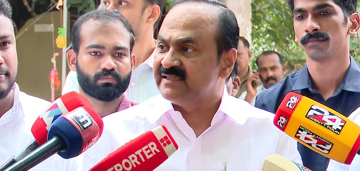 ആര്‍എസ്എസ് ഗണഗീതം എങ്ങനെ ദേശഭക്തി ഗാനമാകും? അത് അവരുടെ ചടങ്ങില്‍ പാടിയാല്‍ മതി: വി ഡി സതീശന്‍