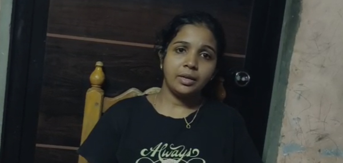 തെരഞ്ഞെടുപ്പ് പ്രചാരണത്തിനിടെ യുഡിഎഫ് സ്ഥാനാര്‍ത്ഥിയെ തെരുവുനായ ആക്രമിച്ചു; താടിയിൽ നഖം കൊണ്ടു