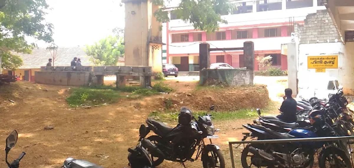 ഇക്കിളി ഇട്ടതിനെച്ചൊല്ലി തർക്കം‌:പ്ലസ് വൺ വിദ്യാര്‍ത്ഥിയെ സഹപാഠികൾ സംഘം ചേർന്ന് മർദ്ദിച്ചു