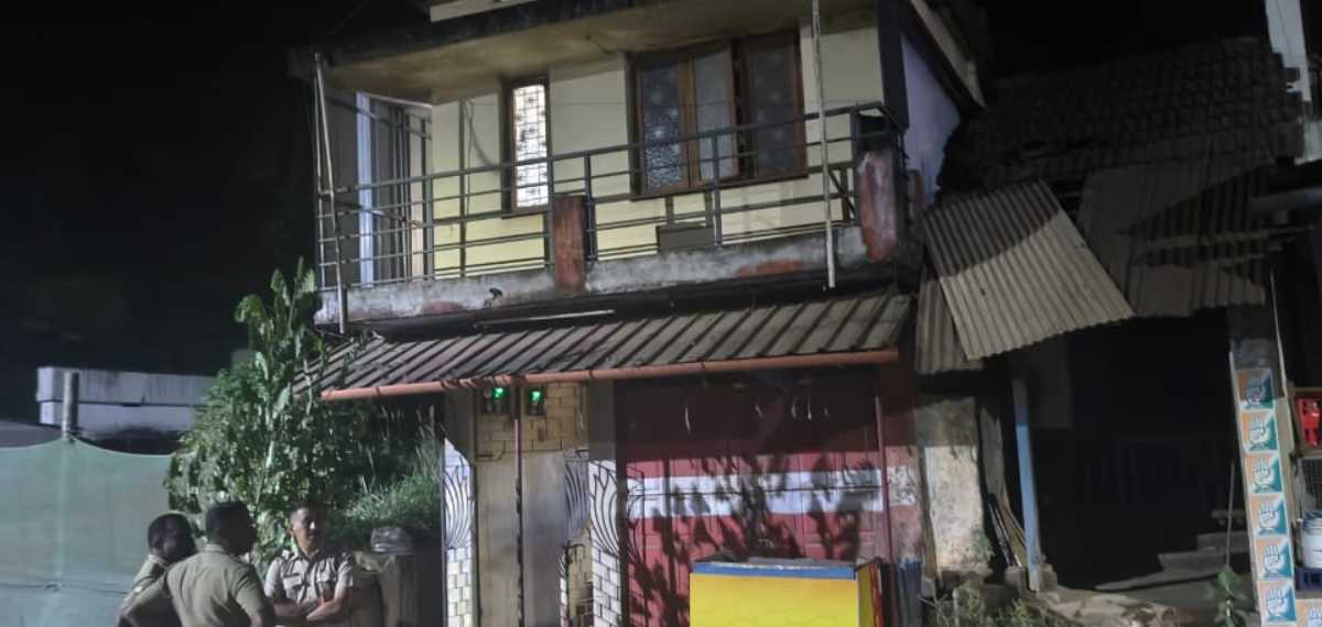 ഒറ്റപ്പാലത്ത് ദമ്പതികളെ വെട്ടിക്കൊന്നു; നാല് വയസ്സുള്ള പേരക്കുട്ടിക്ക് ഗുരുതര പരിക്ക്; യുവാവ് കസ്റ്റഡിയില്‍