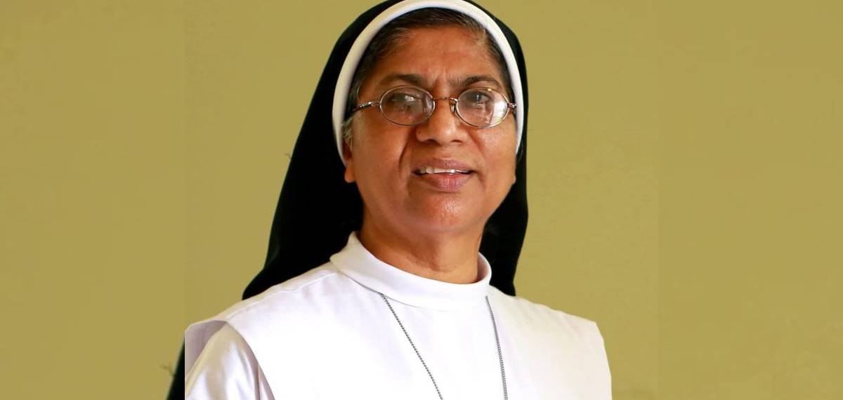 മുഖ്യമന്ത്രിയെ കൊലപ്പെടുത്തണമെന്ന ആഹ്വാനം: ടീനാ ജോസിനെതിരെ സംസ്ഥാന പൊലീസ് മേധാവിക്ക് പരാതി