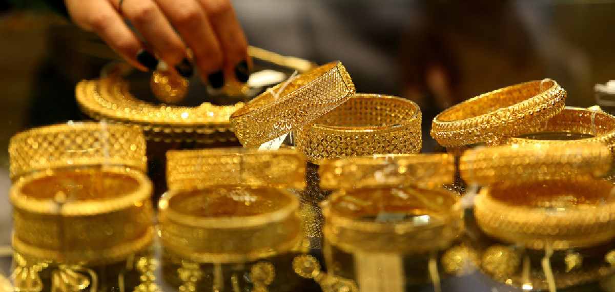 മിന്നല്‍ കുതിപ്പില്‍ സ്വര്‍ണം: പവന് വില 81,600; ഇനി രക്ഷ 'മിന്നല്‍' വള തന്നെ! സ്വര്‍ണാഭരണം അത്യാഡംബരമാകും