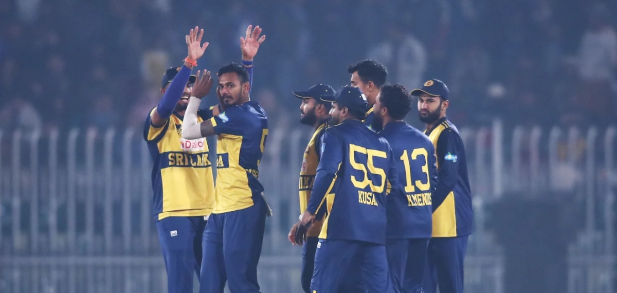 അവിശ്വസനീയ തിരിച്ചുവരവ്; പാകിസ്താനെ വീഴ്ത്തി ത്രിരാഷ്ട്ര പരമ്പര സ്വന്തമാക്കി ശ്രീലങ്ക