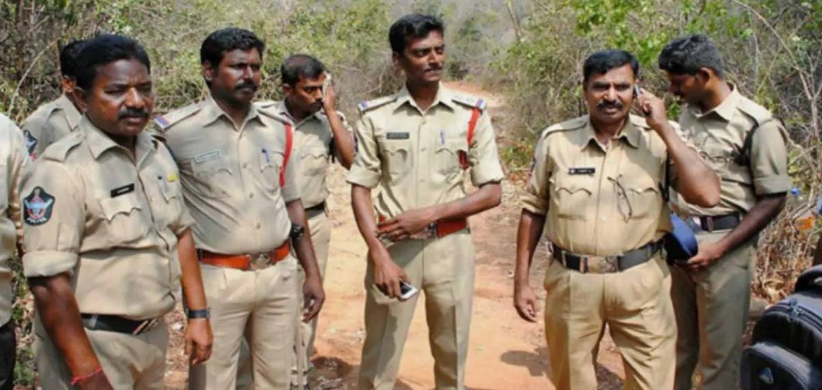 തമിഴ്‌നാട്ടില്‍ പൊലീസ് വാഹനത്തിന് നേരെ ബോംബേറ്; രണ്ട് ഉദ്യോഗസ്ഥര്‍ക്ക് പരിക്കേറ്റു