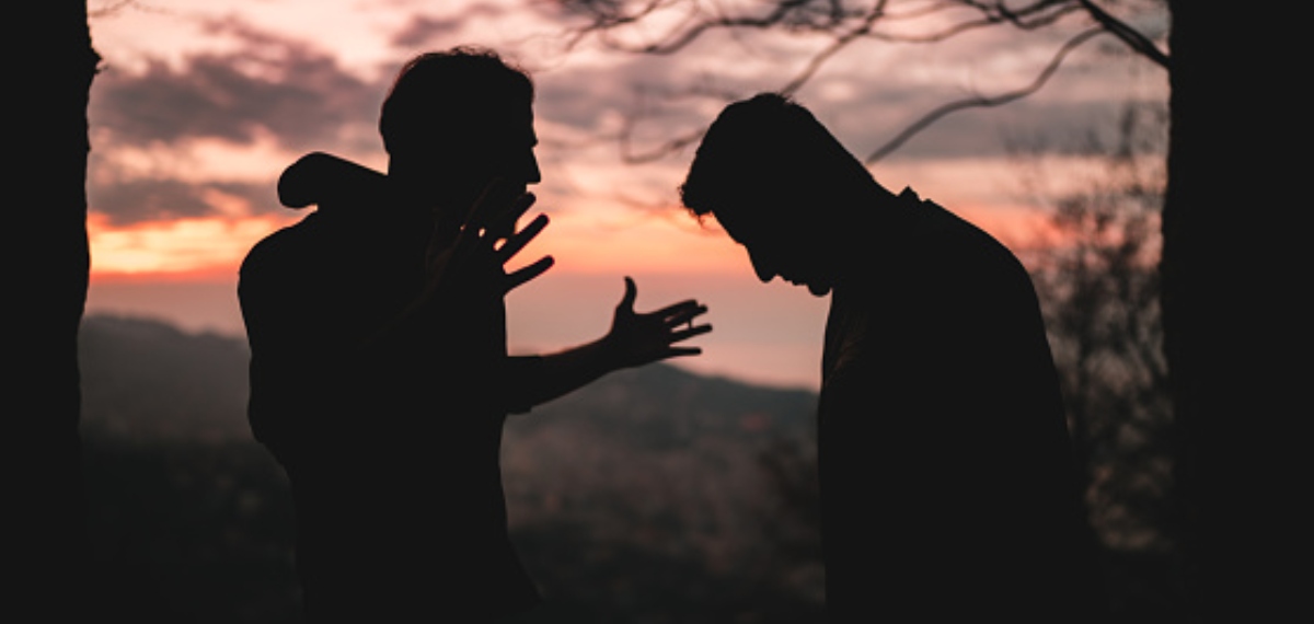 വിവാഹം കഴിക്കാന് സ്ത്രീയെ വേണമെന്ന് ആവശ്യം, 60000 വാങ്ങി കൂട്ടുകാരന്; പറ്റിച്ച കൂട്ടുകാരനെ കുത്തി