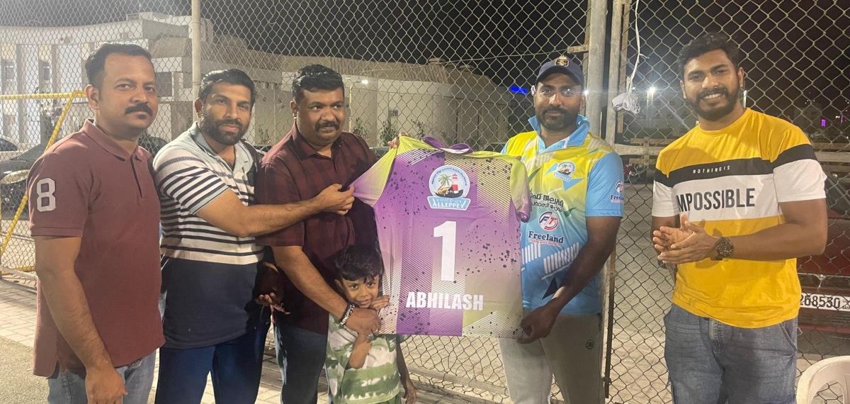 വോയ്സ് ഓഫ് ആലപ്പി ബഹ്റൈൻ ക്രിക്കറ്റ് ടീമിന്റെ ജേഴ്സി പ്രകാശനം നടത്തി