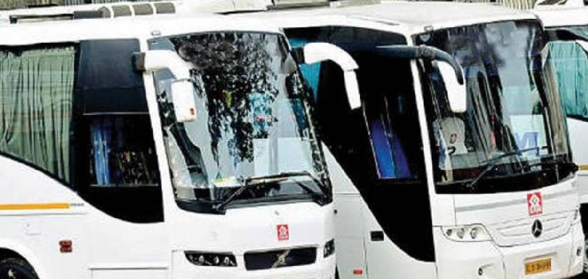 ഓള് ഇന്ത്യ പെര്മിറ്റെടുത്തു, കേരളത്തിനുള്ള നികുതി അടച്ചില്ല, മുങ്ങി നടന്നു;25 ബസുകള് പിടിച്ചെടുത്ത് എംവിഡി