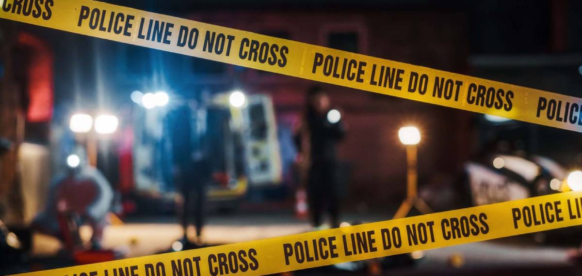 ഹോണടിച്ചതില് പ്രകോപനം: തൃശൂരില് അച്ഛനും മകനും സുഹൃത്തിനും കുത്തേറ്റു, പ്രതി ഒളിവിൽ