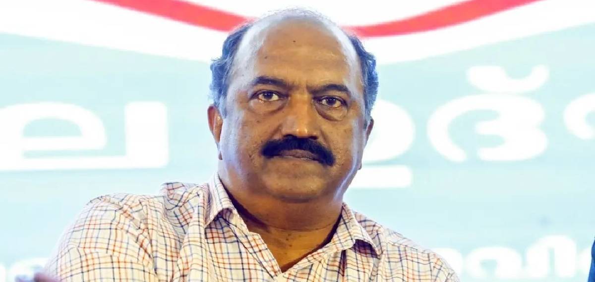 ധനമന്ത്രി കെ എൻ ബാലഗോപാൽ സഞ്ചരിച്ച വാഹനം അപകടത്തിൽപ്പെട്ടു