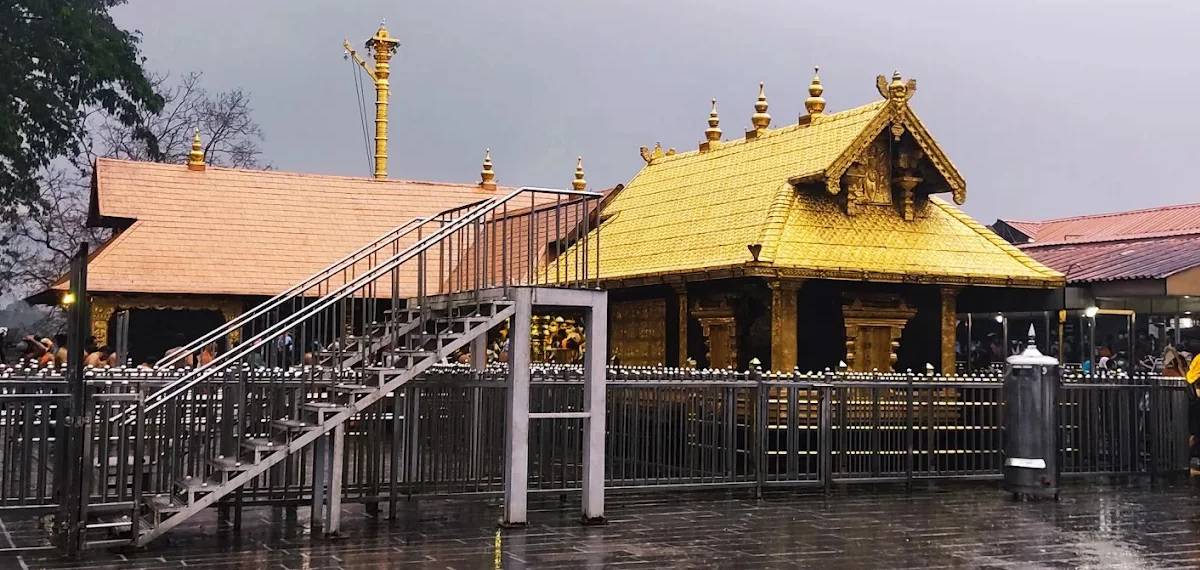 ശബരിമലയില്‍ നിന്ന് കാണാതായ ദ്വാരപാലക ശിൽപങ്ങളുടെ പീഠം കണ്ടെത്തി