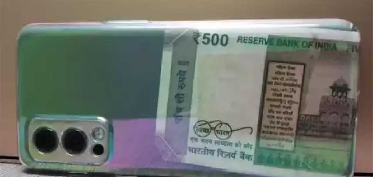  notes, papers, and ATM cards in your phone case