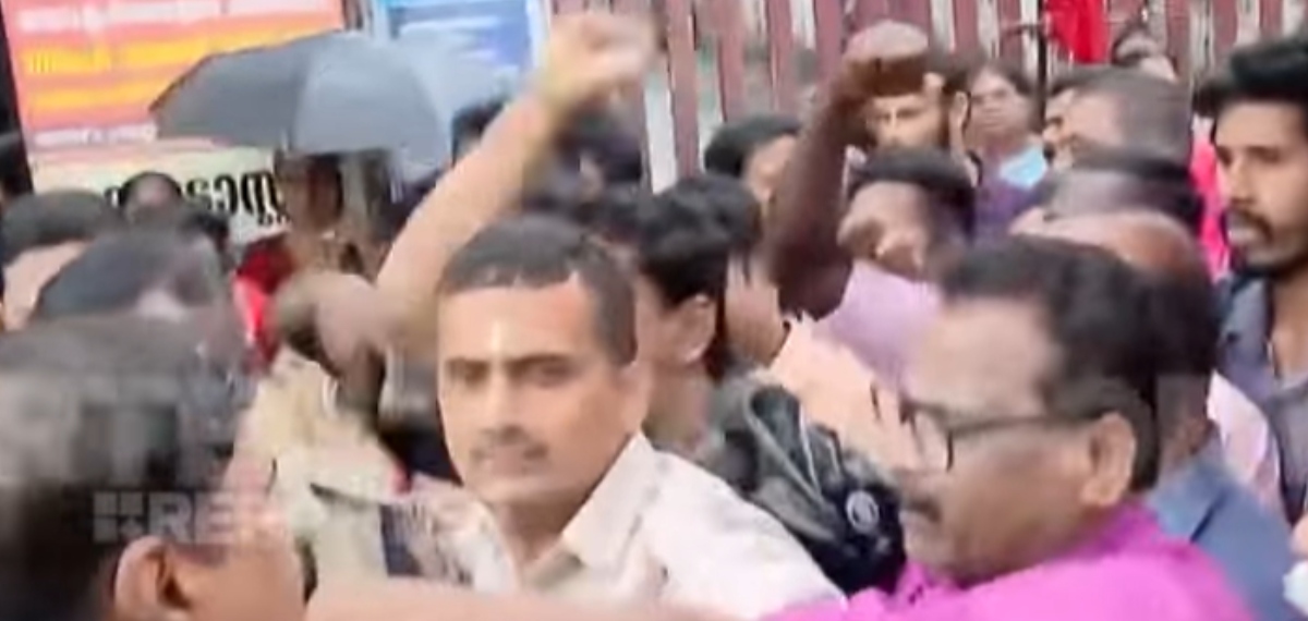 എലപ്പുള്ളി പഞ്ചായത്തിൽ സിപിഐഎം പ്രതിഷേധം; നീക്കം ബ്രൂവറിക്കെതിരായ ബോര്ഡ് മീറ്റിങ് ആരംഭിക്കാനിരിക്കെ