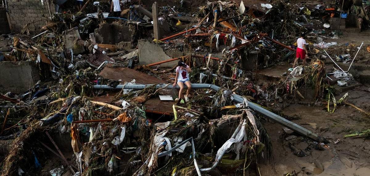 ഫിലിപ്പീന്‍സില്‍ 52 പേരുടെ ജീവനെടുത്ത് കല്‍മേഗി ചുഴലിക്കാറ്റ്; കനത്ത നാശനഷ്ടം