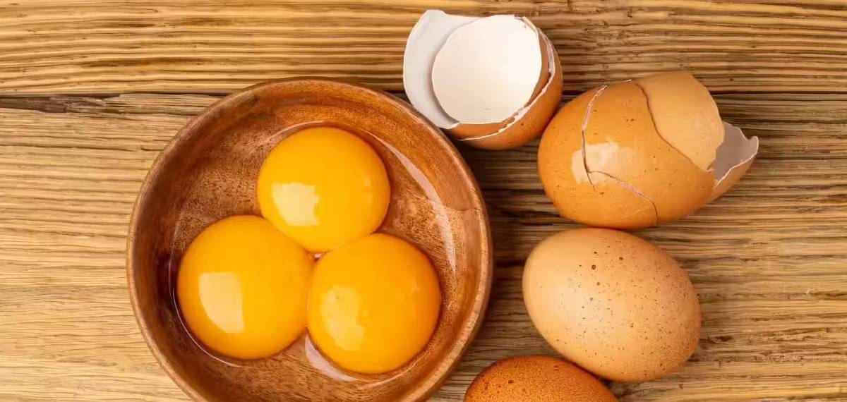 മുട്ടയുടെ മഞ്ഞയിലെ കൊളസ്‌ട്രോള്‍ അപകടമാകുന്നത് എപ്പോൾ?