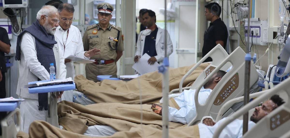 ചെങ്കോട്ടയ്ക്ക് സമീപമുണ്ടായ സ്ഫോടനം; പരിക്കേറ്റവരെ ആശുപത്രിയിലെത്തി സന്ദർശിച്ച് പ്രധാനമന്ത്രി